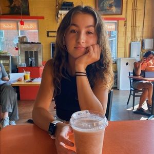 Meet your Posher, Kenzie